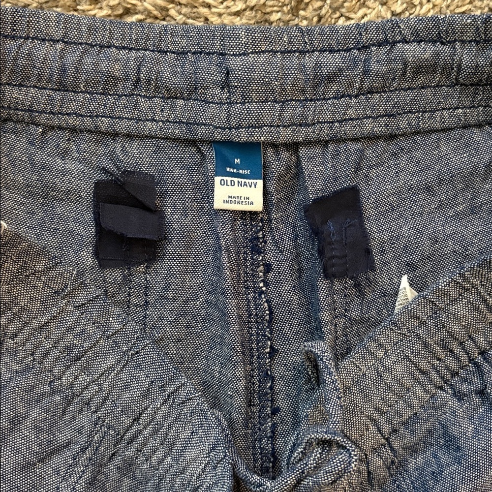 Old Navy shorts - Picture 2 of 3